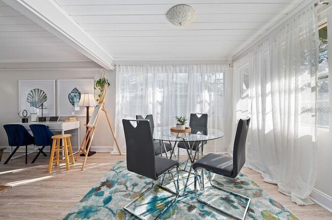 Building Photo - 2676 Martin St