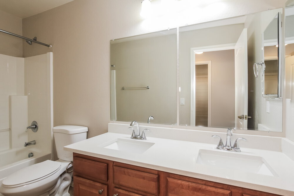 Building Photo - 6728 N 130th Ave