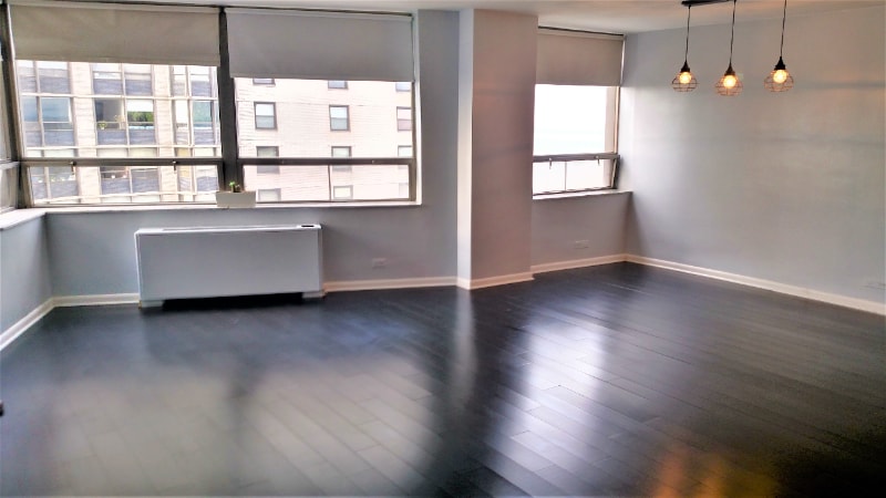 Building Photo - 5701 N Sheridan Rd