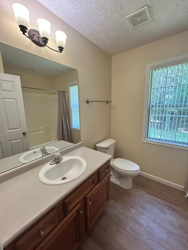 Building Photo - 4031 Somerset Ct