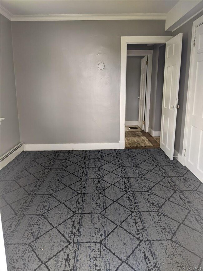 Building Photo - 176 Pine Tree Rd