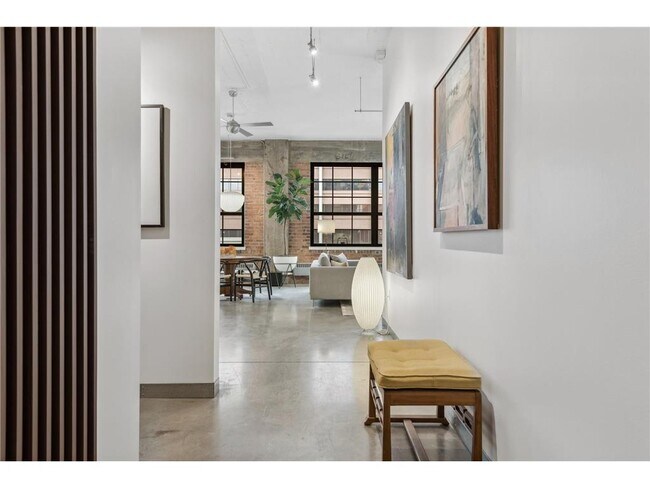 Building Photo - 250 Park Ave