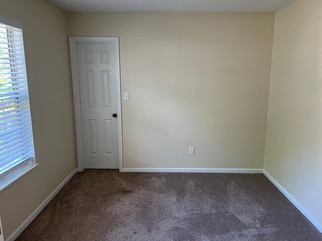 Building Photo - Age 55+ Community - Pet-friendly, Two Bedroom Home with Carolina Room in Murrells Inlet! Availabl...