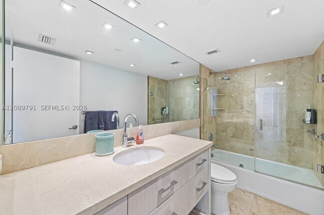 Building Photo - 881 Ocean Dr