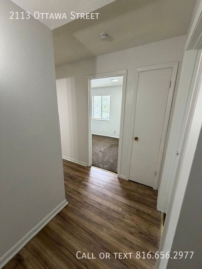 Building Photo - 2113 Ottawa St