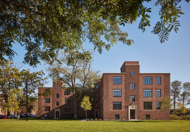 Building Photo - 2751 N Hoyne Ave