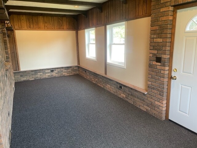 Sunporch - 4806 W Ridge Rd