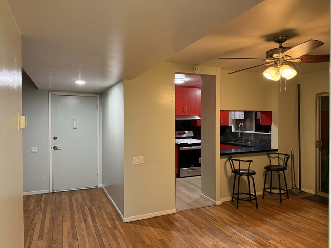 Building Photo - 3200 S Sepulveda Blvd