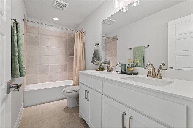 Building Photo - 1548 Euclid Aly