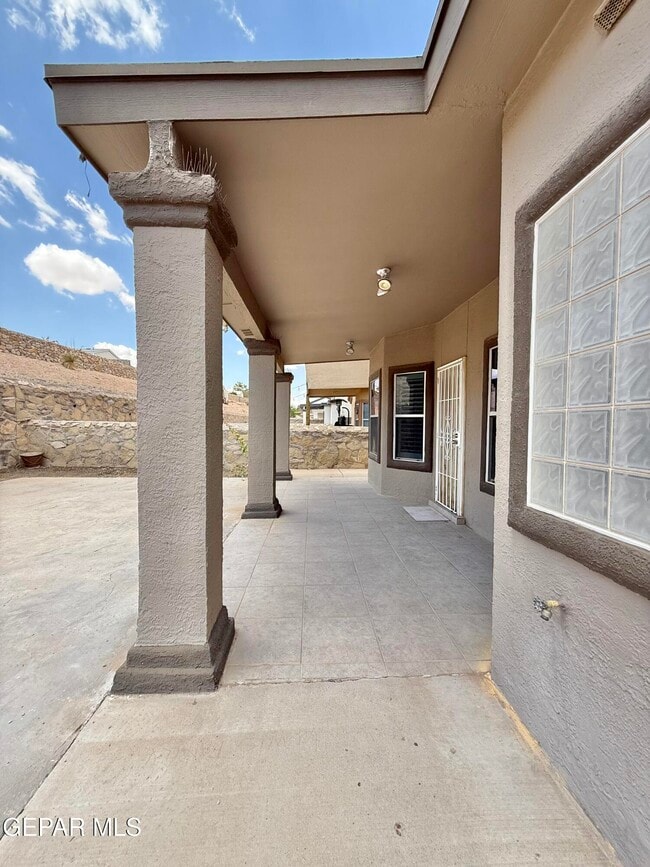 Building Photo - 3625 W Vitex Cir