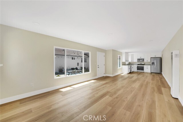 Building Photo - 403 Avenida Victoria