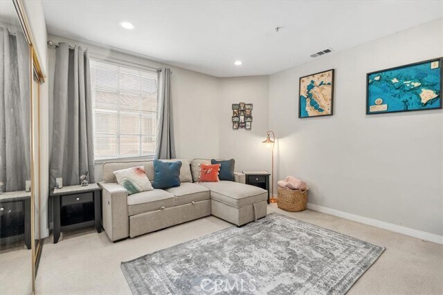 Building Photo - 723 S Broadway