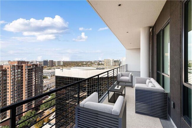 Building Photo - 3201 McKinney Ave