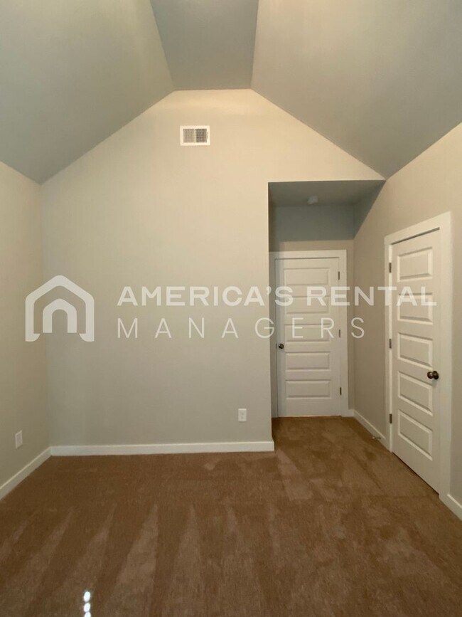 Building Photo - Home for Rent in Thorsby! Available NOW!!