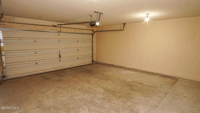 Building Photo - 12841 Tierra Ayala Dr