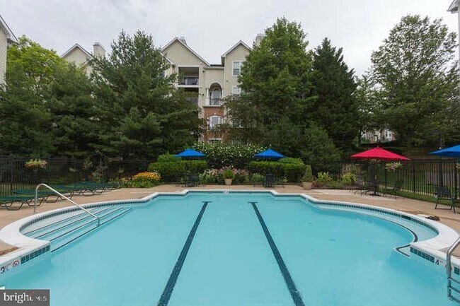 Building Photo - 4138 Fountainside Ln