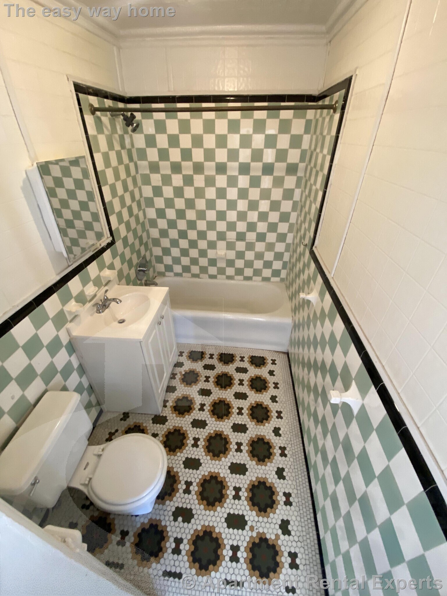 Building Photo - 112 Thorndike St