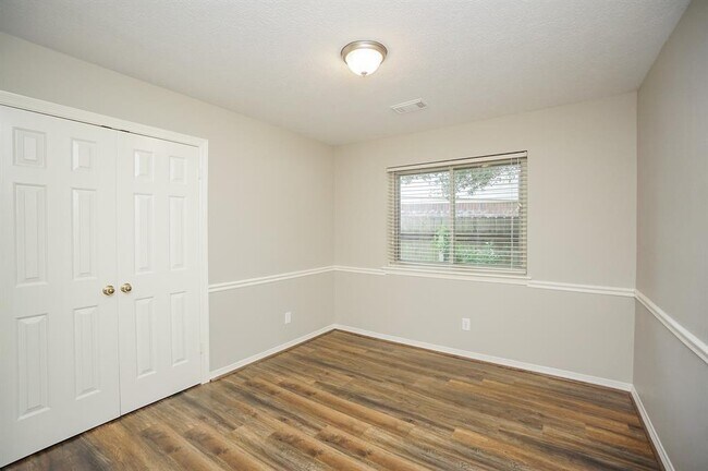 Building Photo - 6330 Diamond Rock Dr