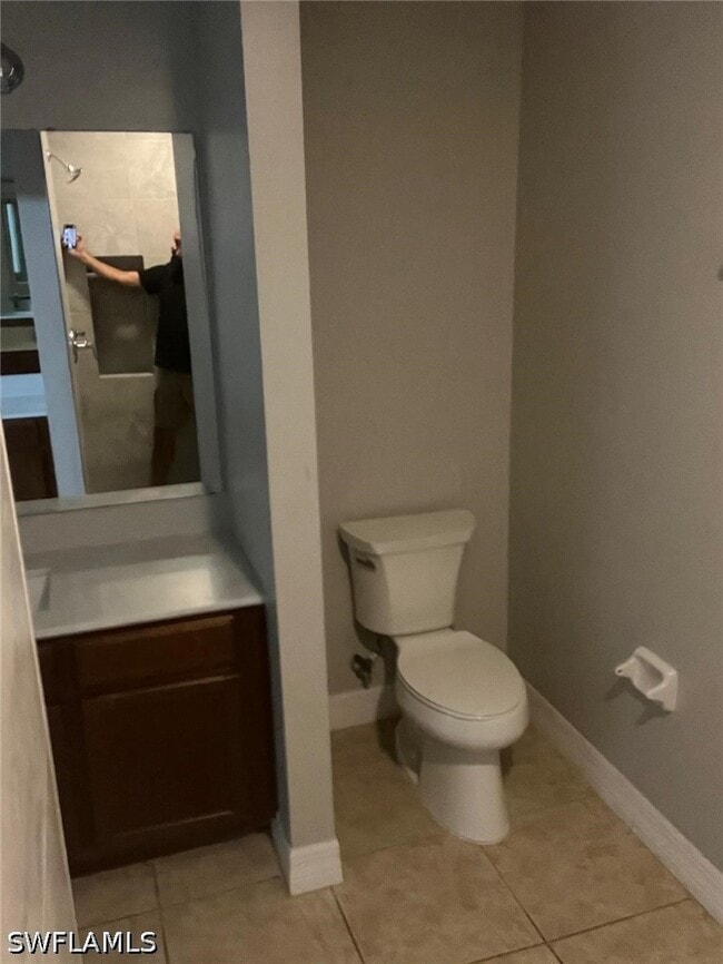 Building Photo - 742 Center Lake St