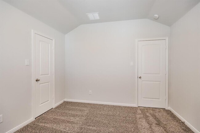 Building Photo - 26032 Babe Ruth Dr