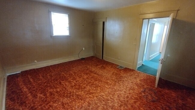 Building Photo - 307 Summit Ave