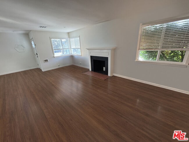 Building Photo - 1442 Ellsmere Ave