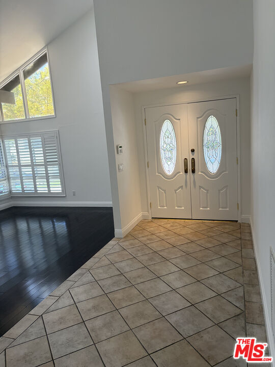 Building Photo - 2880 Woodwardia Dr