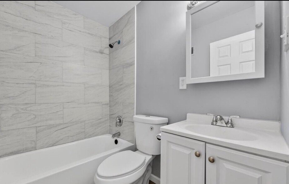 Building Photo - 8576 Kathlyn Dr