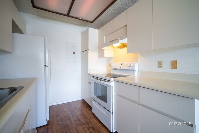 Building Photo - 2BR/1BA Townhouse (Upstairs unit) in Hikino 3 (Waipio Gentry)