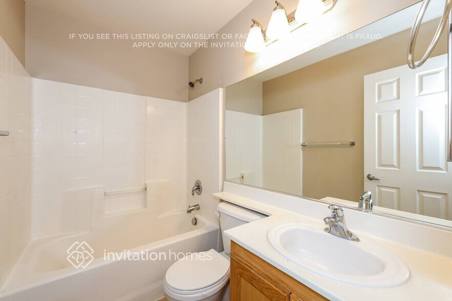 Building Photo - 7208 Dicentra Rd