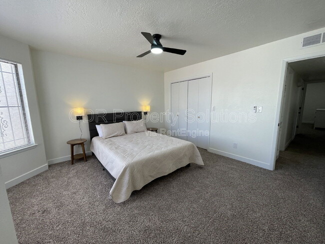 Building Photo - 520 Ortiz Dr NE