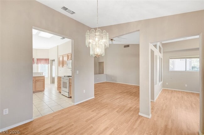 Building Photo - 9356 Villa Ridge Dr