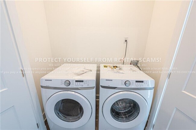 Building Photo - 1364 W Cleveland St