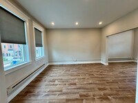 Building Photo - Modern 1 Bedroom! AVAILABLE NOW!