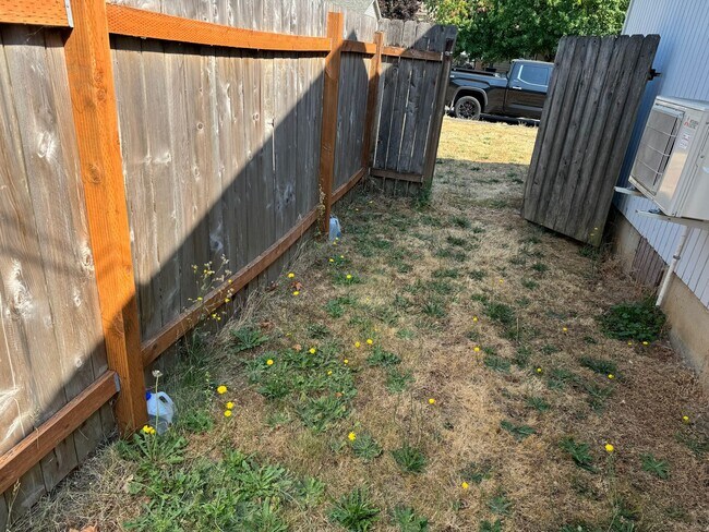 Building Photo - 2 Bedroom in Junction City