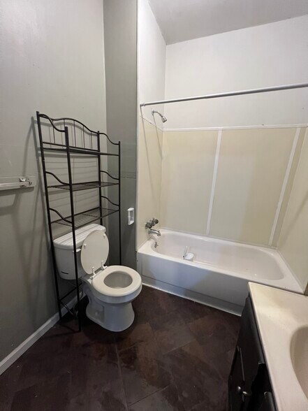 Primary Photo - 2019 Washington Ave