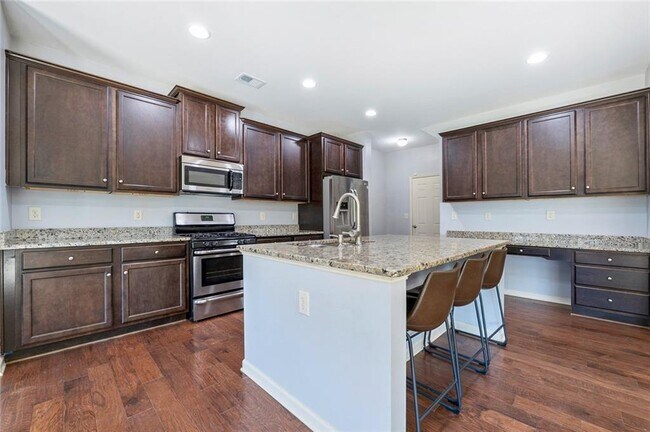 Building Photo - 4467 Water Mill Dr