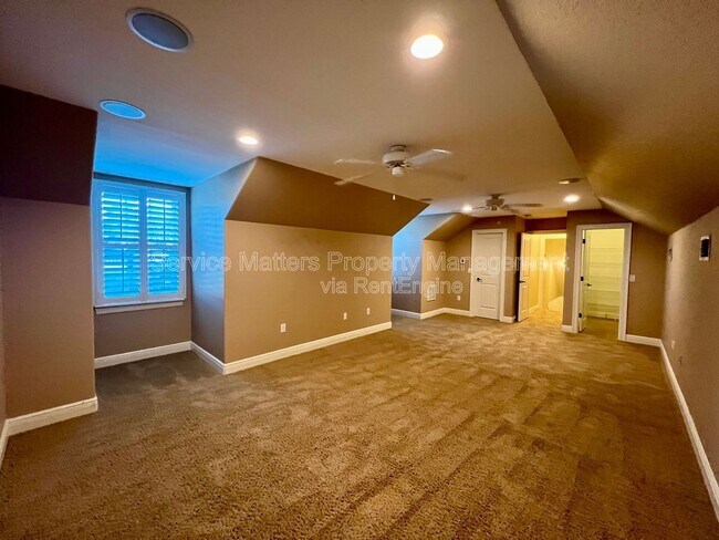 Building Photo - 2926 Greystone Dr