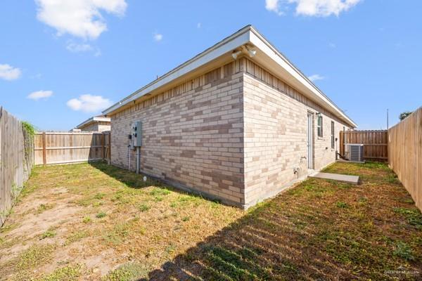 Building Photo - 905 W Kohala Ave