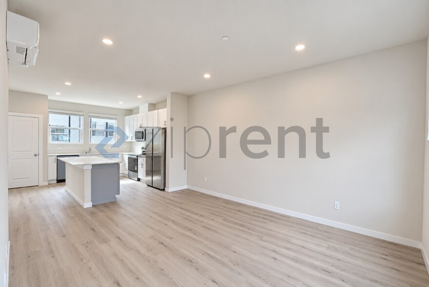 Building Photo - Unit A5