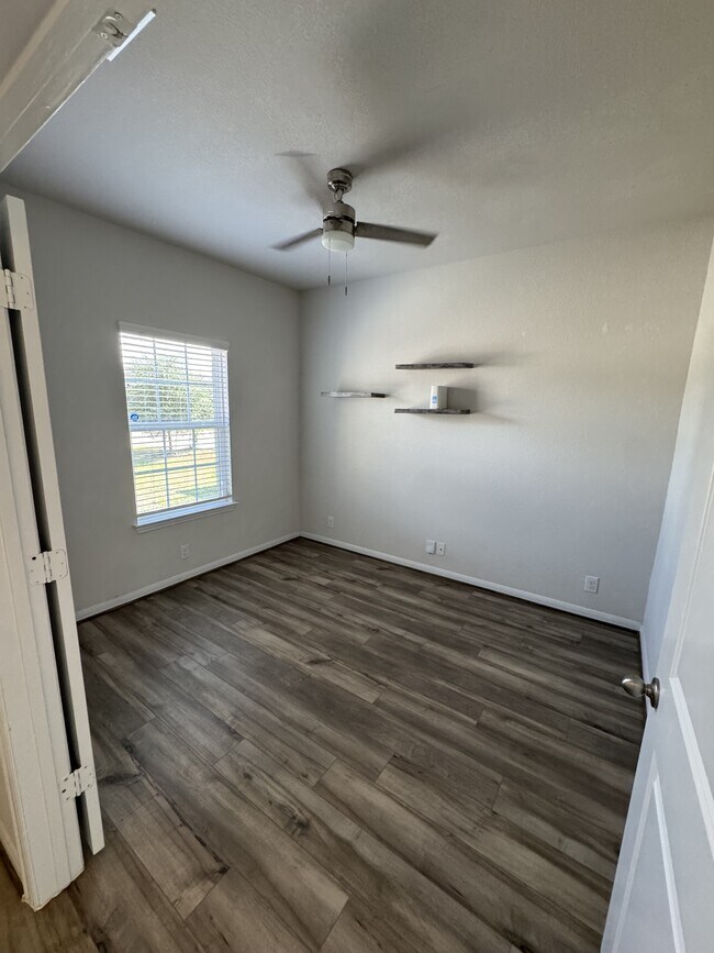 Building Photo - 7510 Boxing Elm