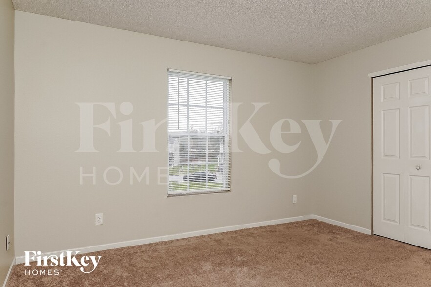 Building Photo - 6140 Monteo Dr