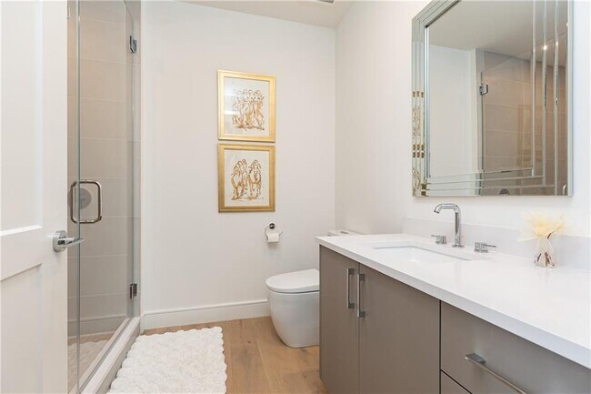 Building Photo - 2425 Peachtree Rd NE