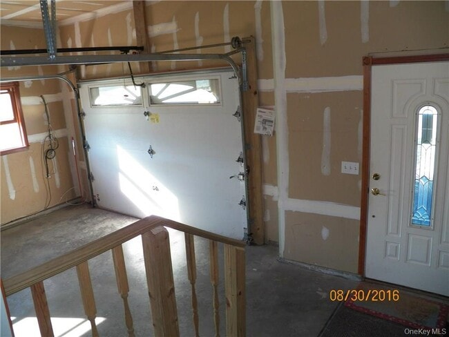 Building Photo - 35 Acampora Dr