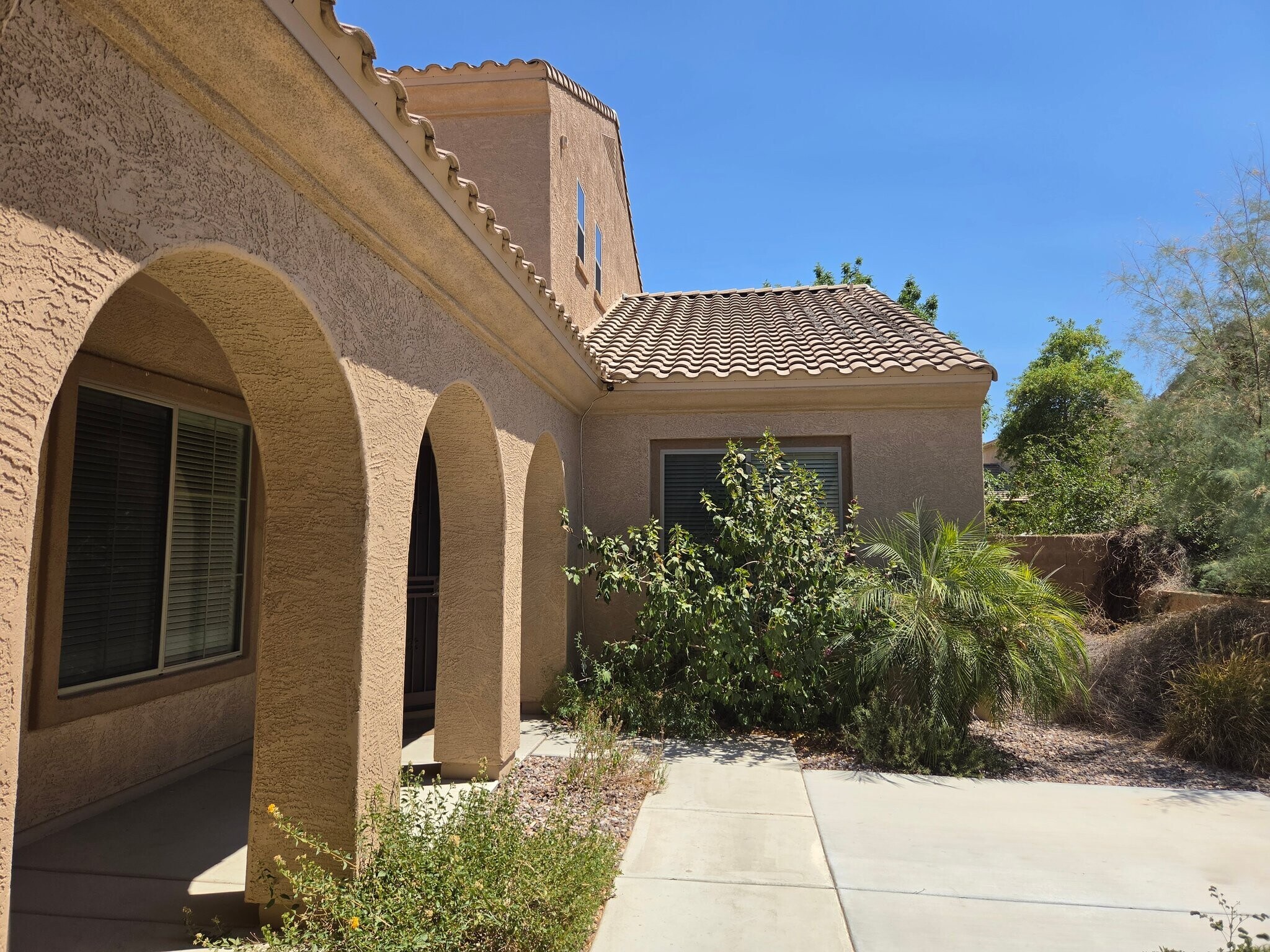 Building Photo - 3127 E Coconino Dr