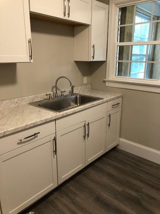 Building Photo - Forest Acres Duplex!