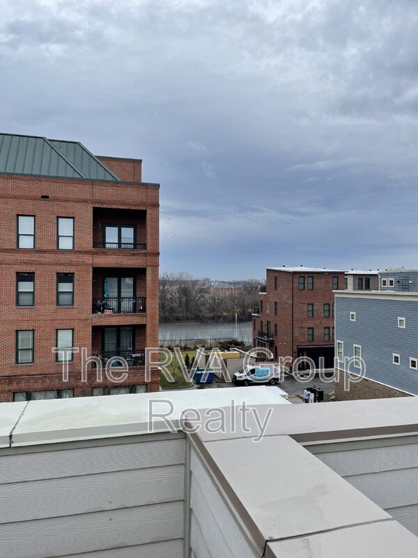 Building Photo - 4941 Old Main St