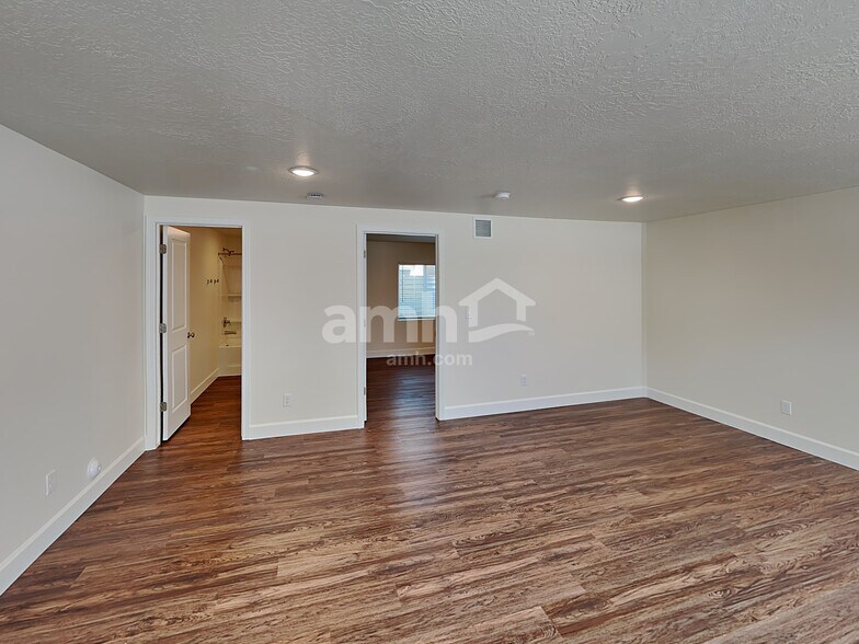 Building Photo - 6062 W Arranmore Dr