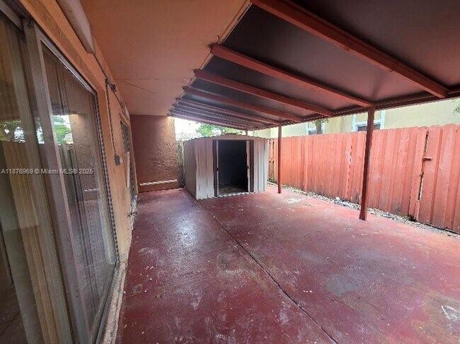 Building Photo - 800 SW 129th Pl