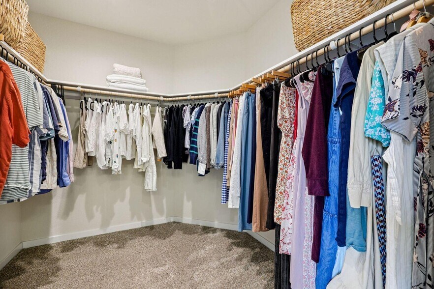 Building Photo - 2945 N 186th St